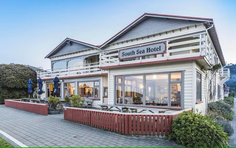 هاف مون باي South Sea Hotel - Stewart Island المظهر الخارجي الصورة